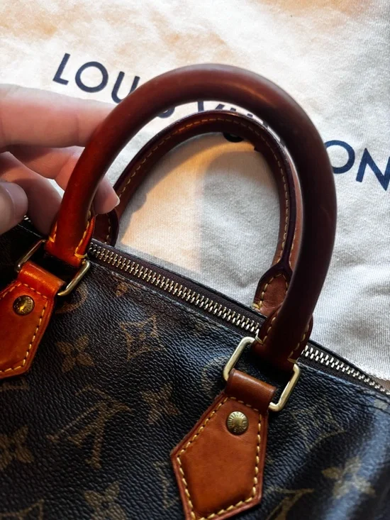 Louis Vuitton Brown Monogram Canvas Speedy 25 with Tan Leather Trim - Picture 4 of 12